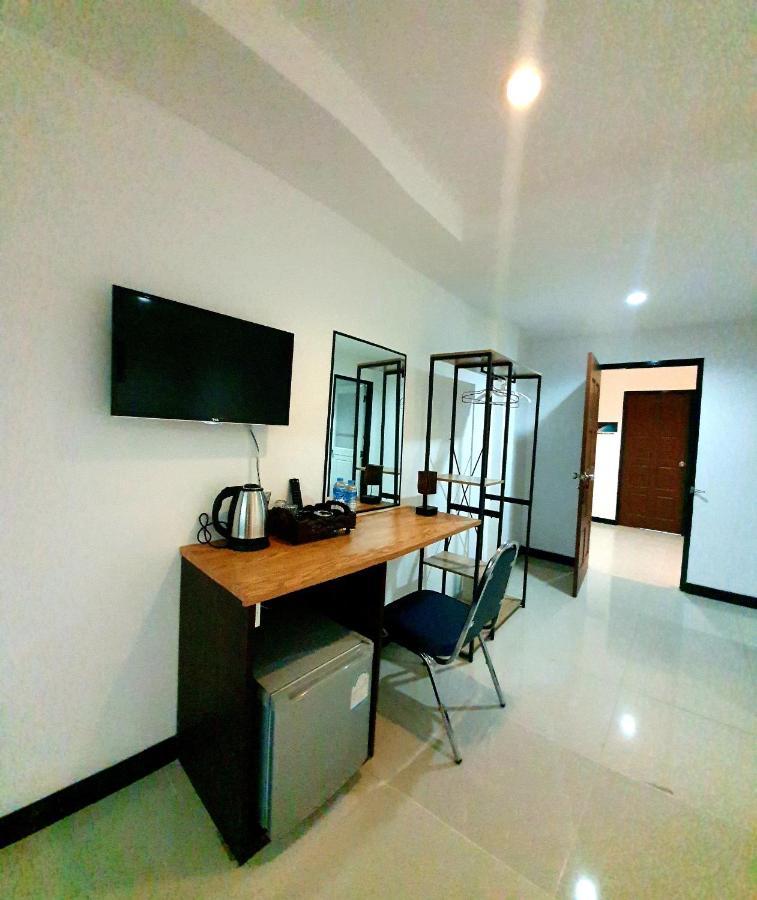 At Home Hotel Patong Exterior foto