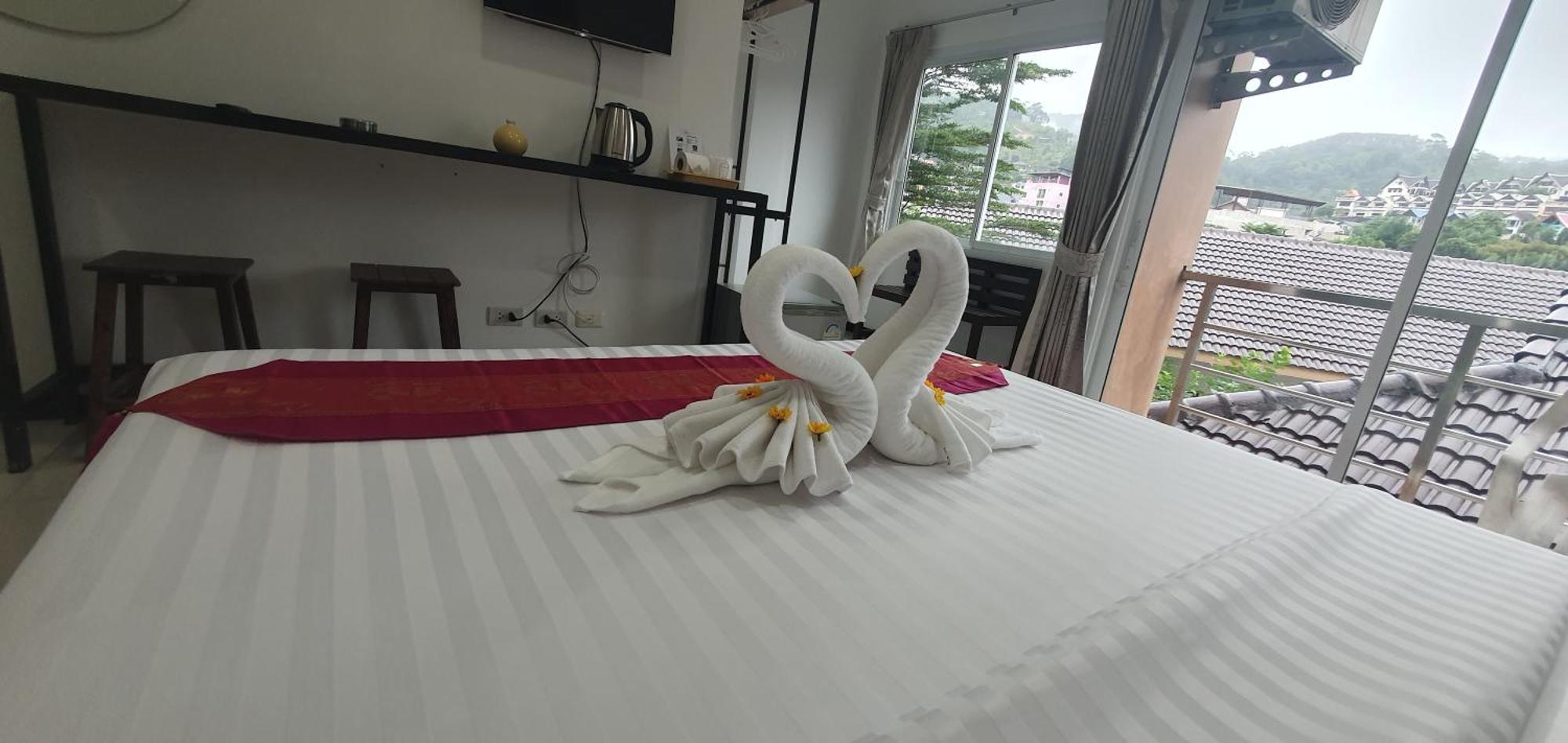 At Home Hotel Patong Exterior foto