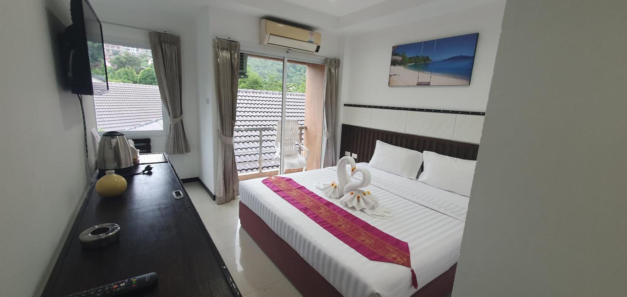 At Home Hotel Patong Exterior foto