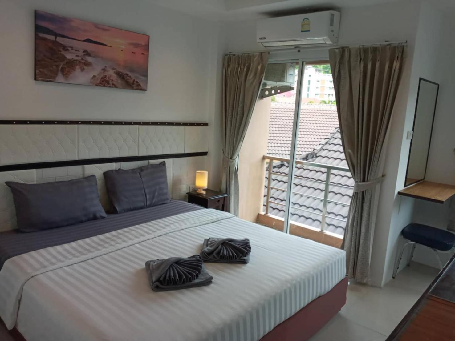 At Home Hotel Patong Exterior foto