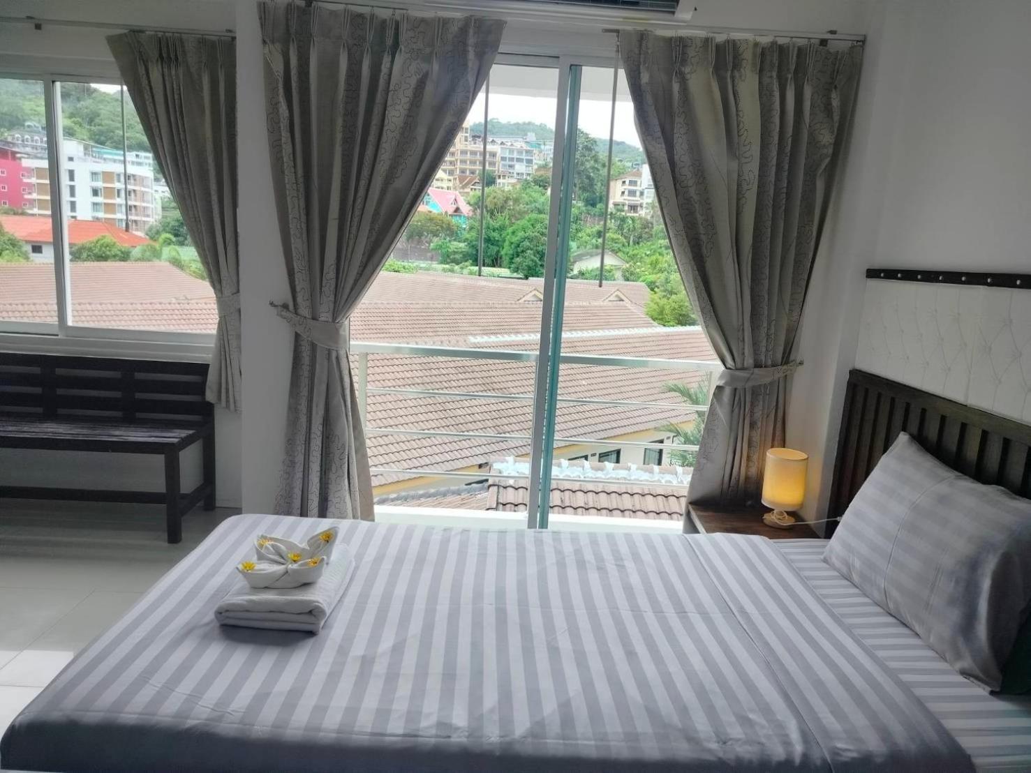 At Home Hotel Patong Exterior foto
